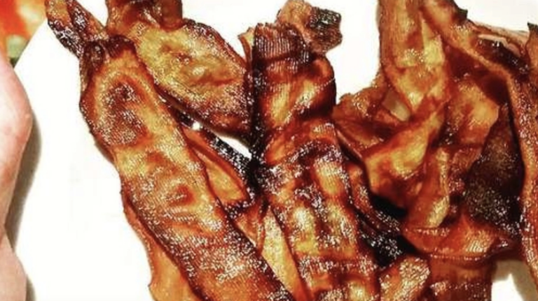 How to Turn Carrots into ‘Bacon’ – Here’s the Popular Recipe Spreading Across The Internet
