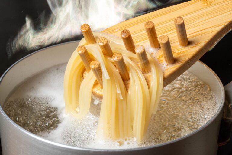 Should You Avoid Pasta to Lose Weight? Researchers Have the Answer