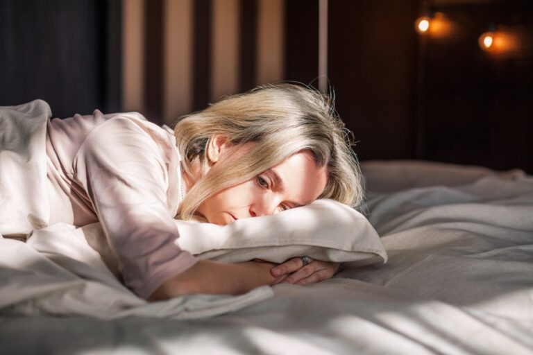 This Nightly Habit Will Secretly Disrupts Your Sleep and Your Brain