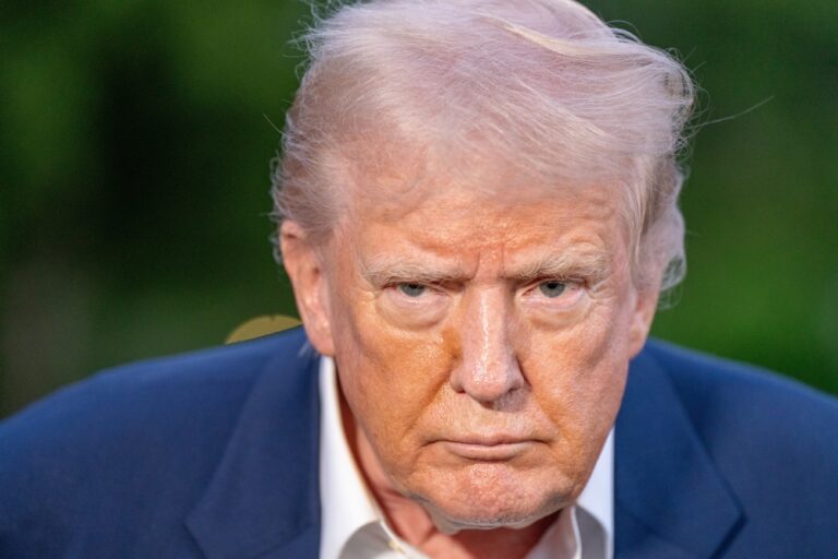 Trump says he is “perfect” after checkup – experts demand more transparency