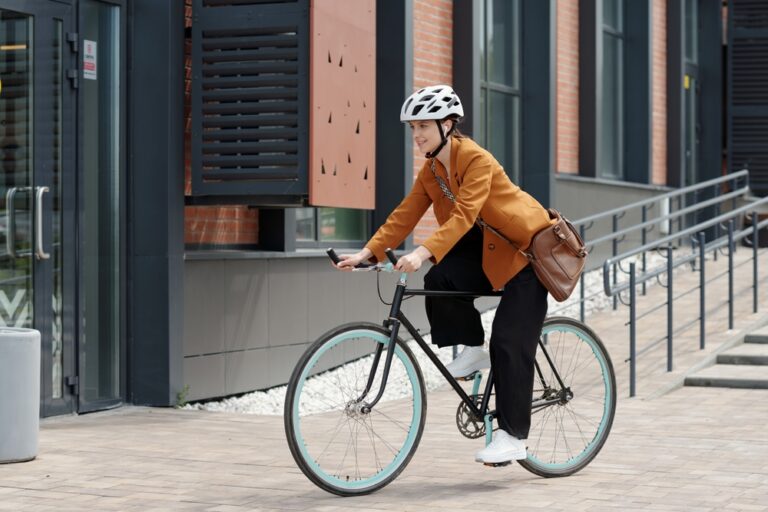 Ditch the car: Active commuting can reduce the risk of atherosclerosis