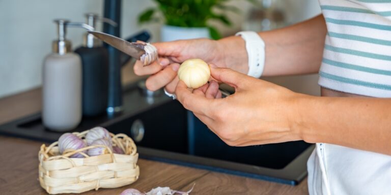 This is what happens to your body when you eat garlic every day