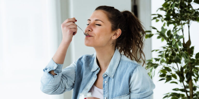 Dietitian ate yogurt every day for a week: Here are the biggest changes